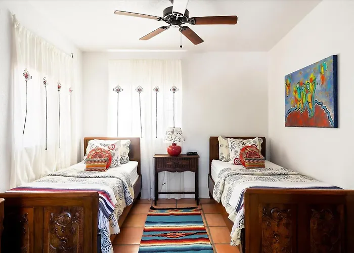 Luxury In Desert With 360 Views & Sunsets With Family Сasa de vacaciones