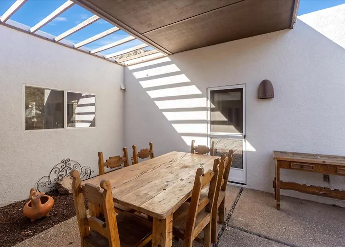 Luxury In Desert With 360 Views & Sunsets With Family