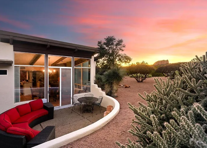 Luxury In Desert With 360 Views & Sunsets With Family